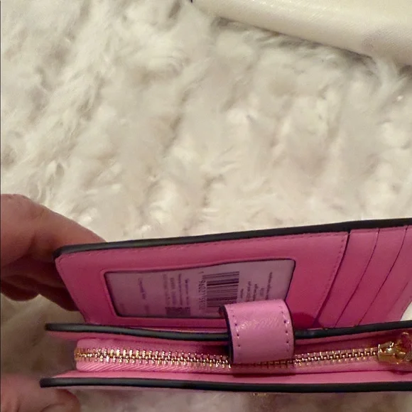 Kate Spade Vibrant Pink Wallet - Picture 3 of 9
